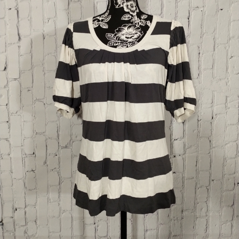 BANANA Republic Striped Gray and White Tee Small